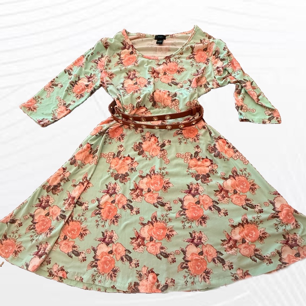 RUE+ Fit and Flare Floral Skater Dress Sea foam color /peach rose print Size 16